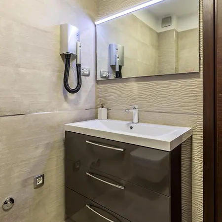 Gorgeous In Strozanac With Kitchen * Podstrana