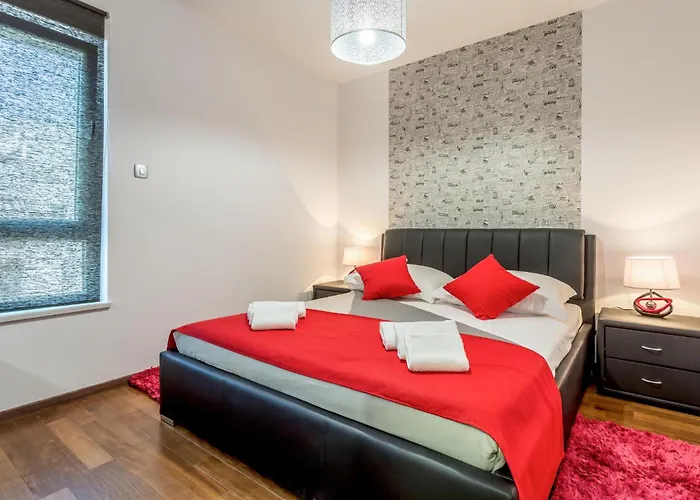 Apartment Cozy In Strozanac With Wifi