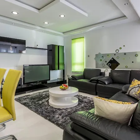 3 Bedroom Amazing In Strozanac Podstrana