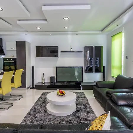 3 Bedroom Amazing In Strozanac * Podstrana